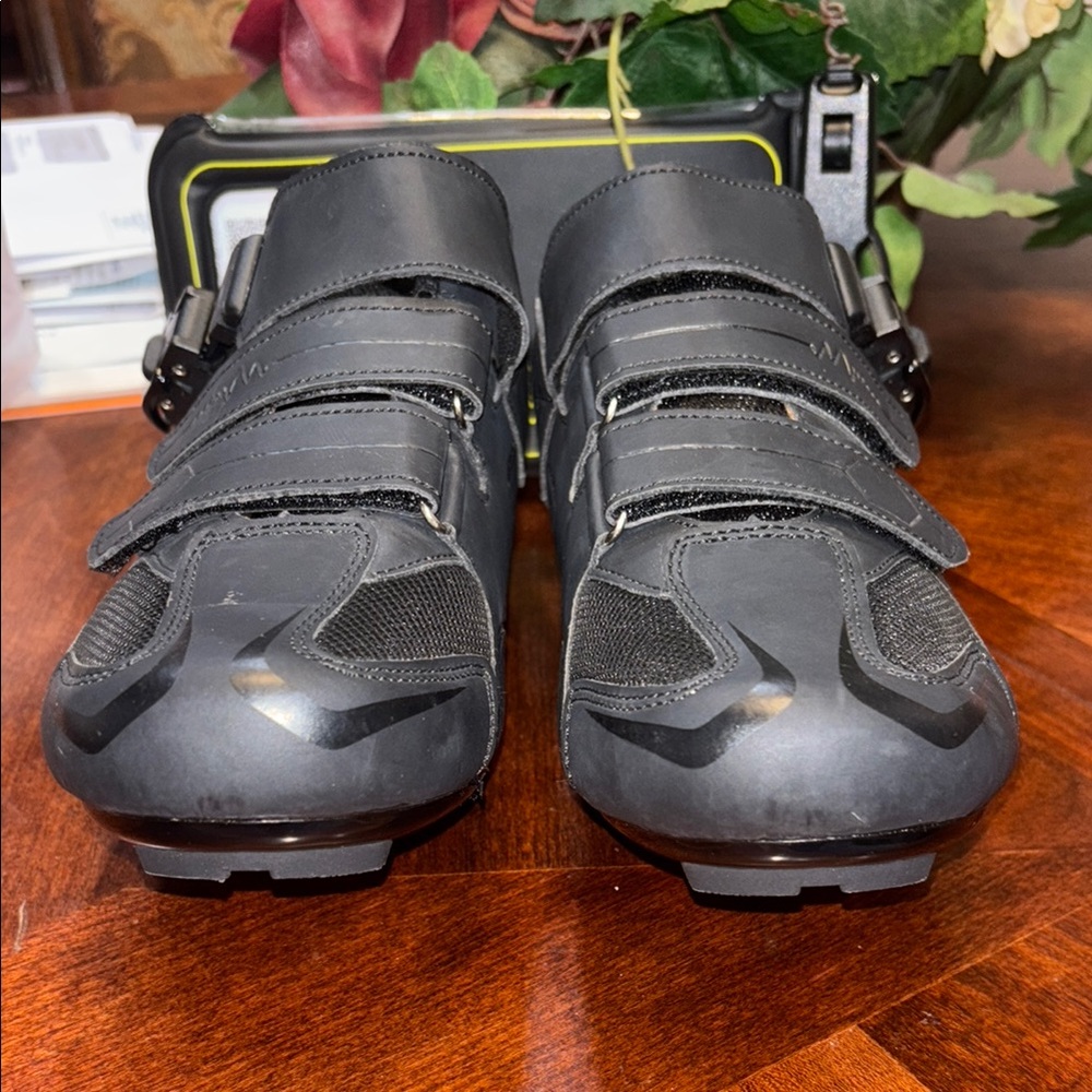 Black Athletic Cycling Shoes with Velcro Straps and Aerodynamic Design (NWOT)
